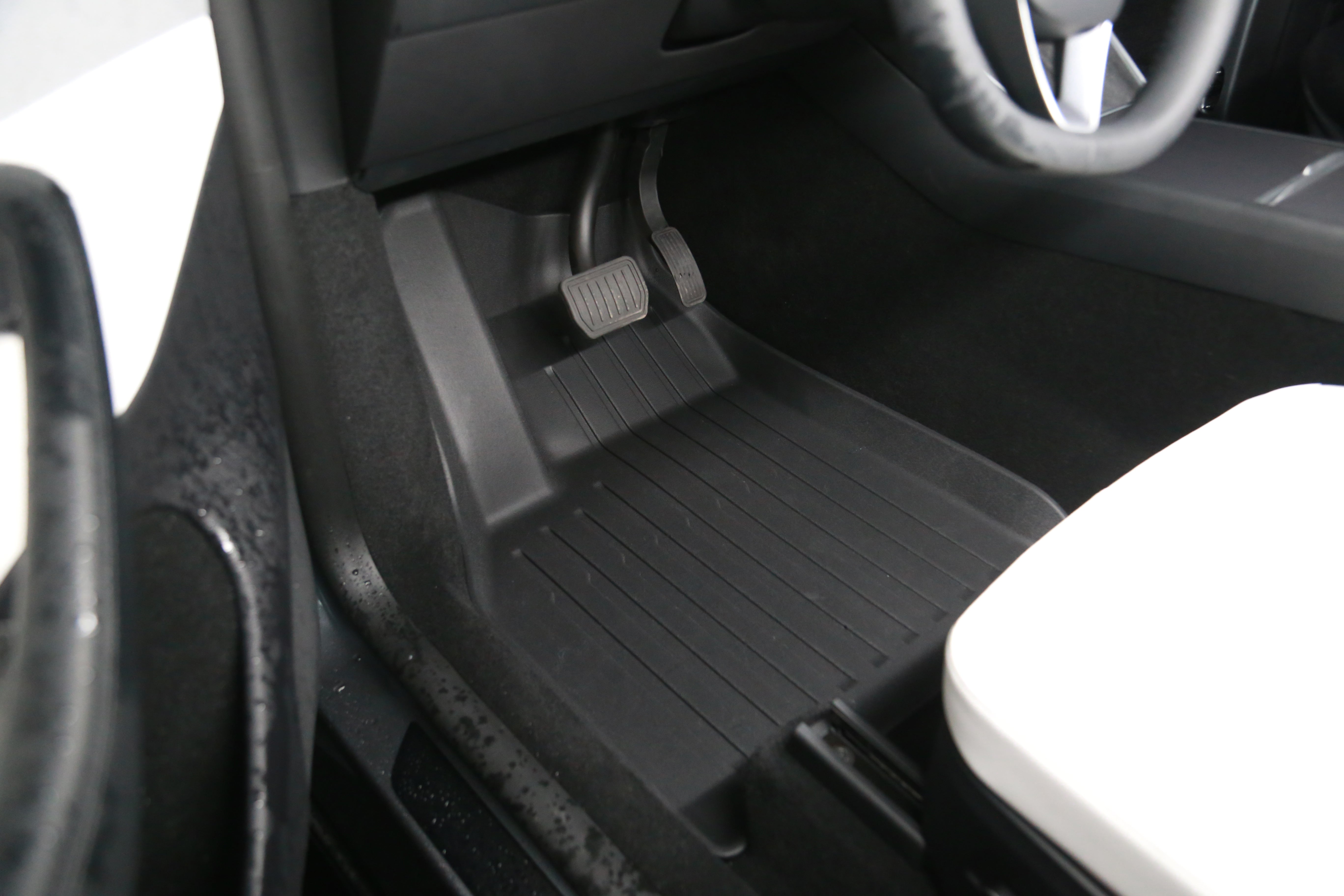 LinerX Floor Mats for 2025-2026 Tesla Model Y (Juniper)